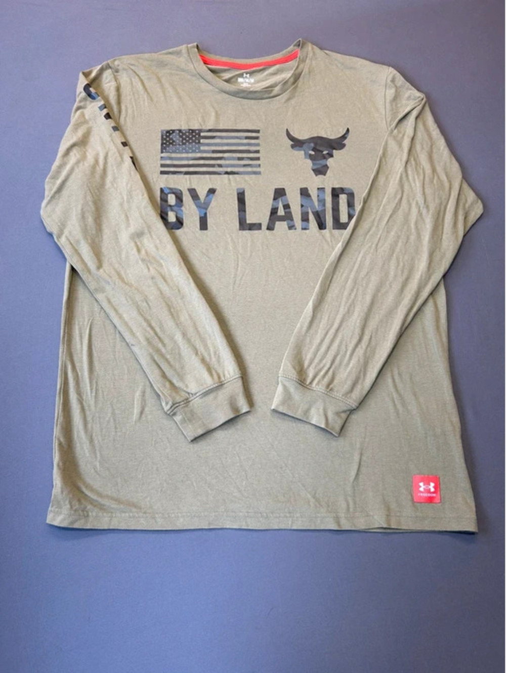 Men’s long sleeve shirt